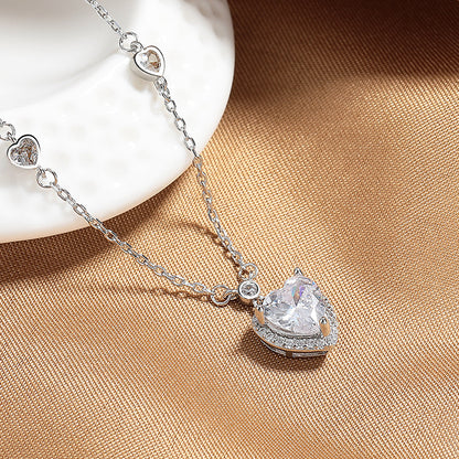 Heart Pendant Clavicle Chain Necklace – Light Luxury Everyday Wear