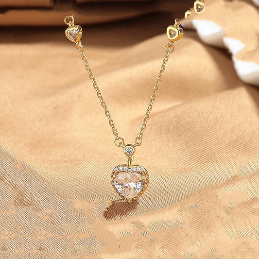 Heart Pendant Clavicle Chain Necklace — light luxury, everyday wear